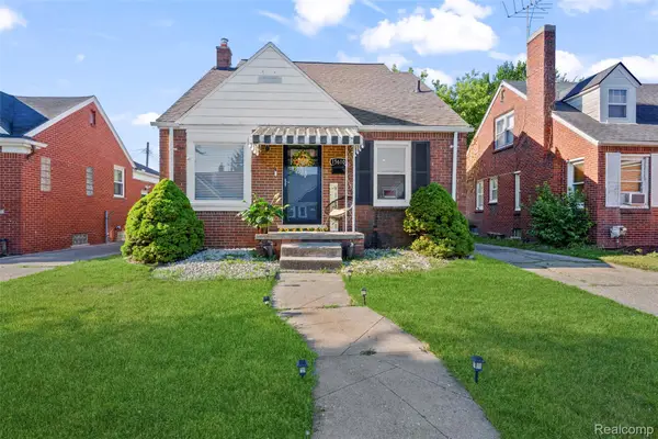 15610 Veronica Avenue, Eastpointe, MI 48021