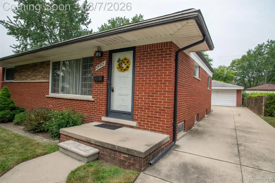 29505 Milton Avenue, Madison Heights, MI 48071 - #3