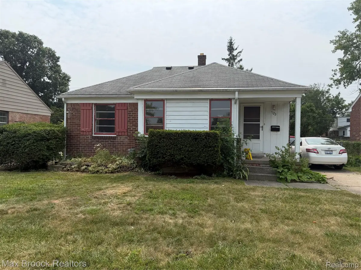 923 W 12 Mile Road, Royal Oak, MI 48073 - #1