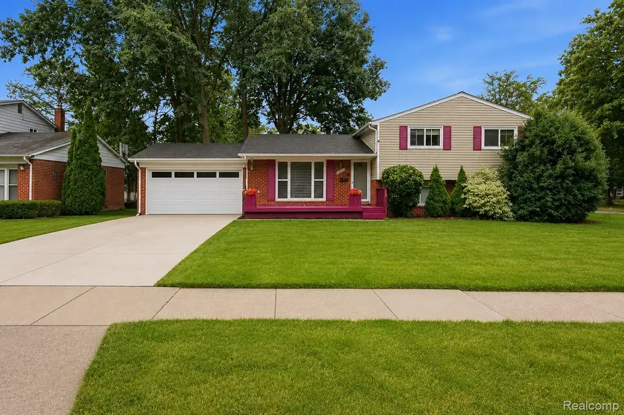 20395 Briarwood Court, Southfield, MI 48076 - #2