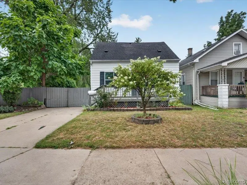 25627 Princeton Street, Dearborn Heights, MI 48125 - #3