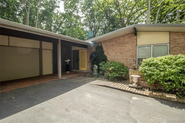 9302 Green Tree Drive, GrandBlanc, MI 48439