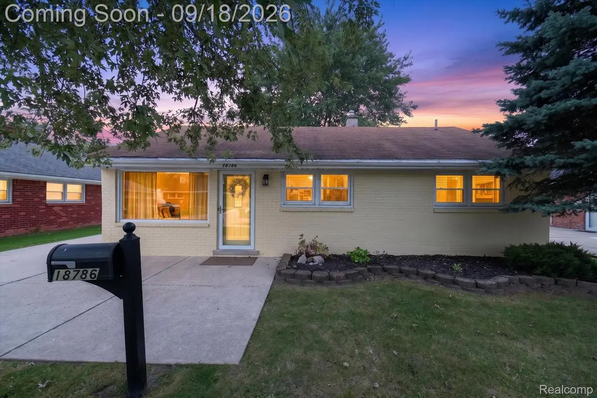 18786 Hinton Street, Riverview, MI 48193 - #1