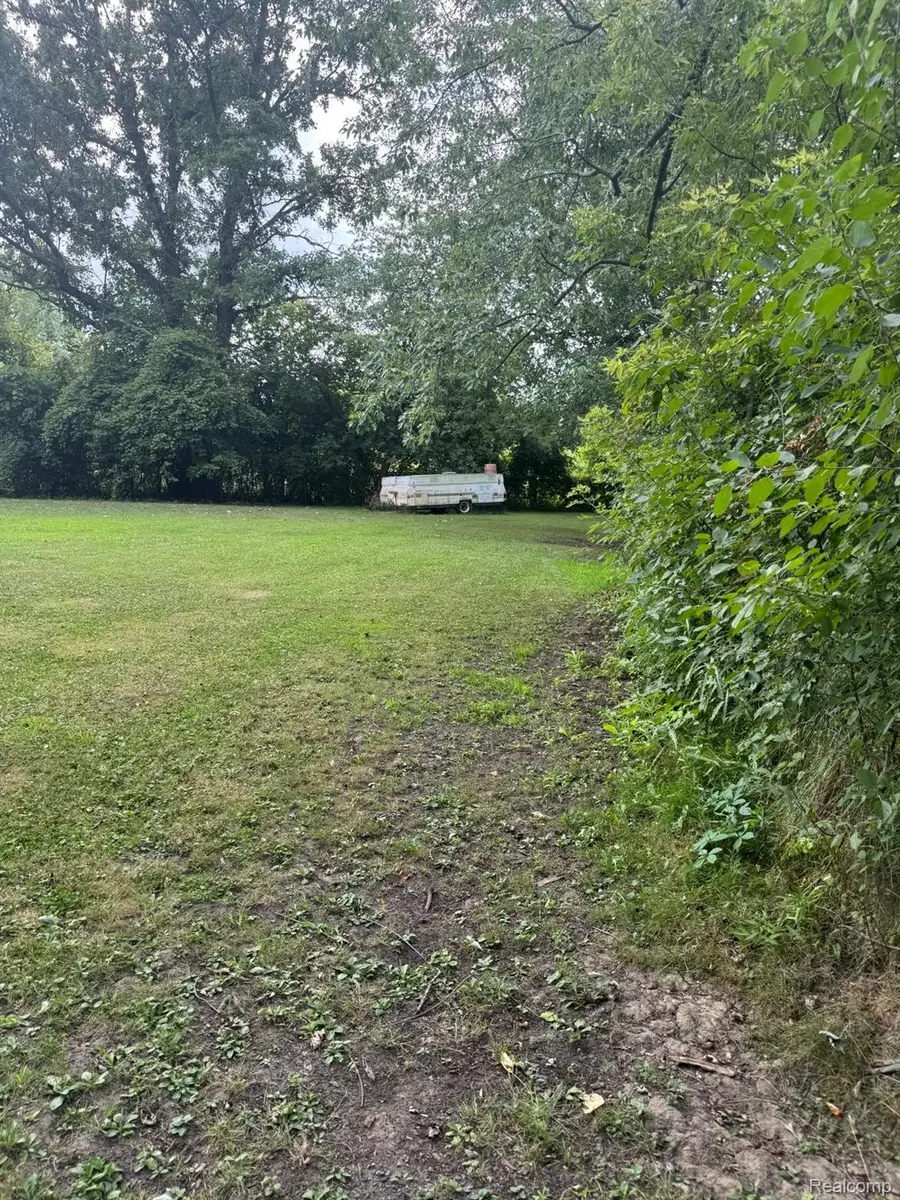 574 Wilson Avenue, Mount Morris, MI 48458 - #3