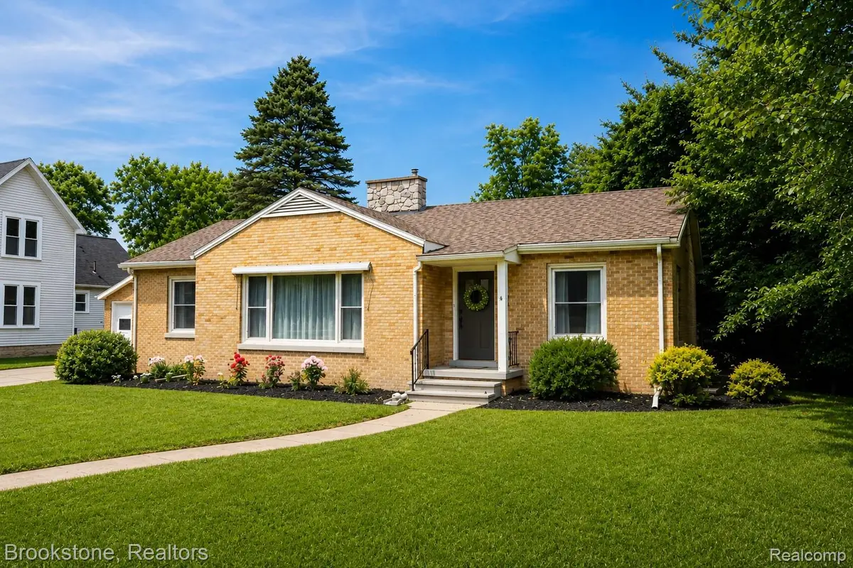 620 W Huron Avenue, Vassar, MI 48768 - #1