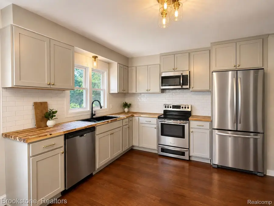 620 W Huron Avenue, Vassar, MI 48768 - #2