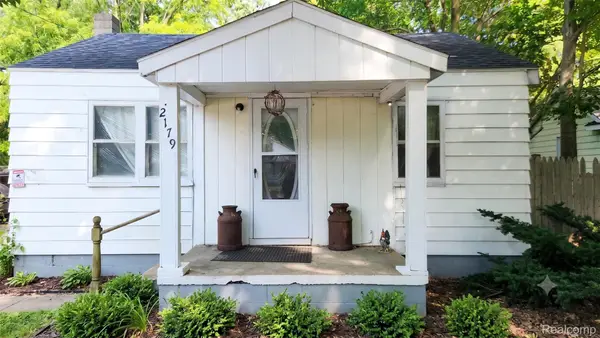 2179 S Term Street, Burton, MI 48519