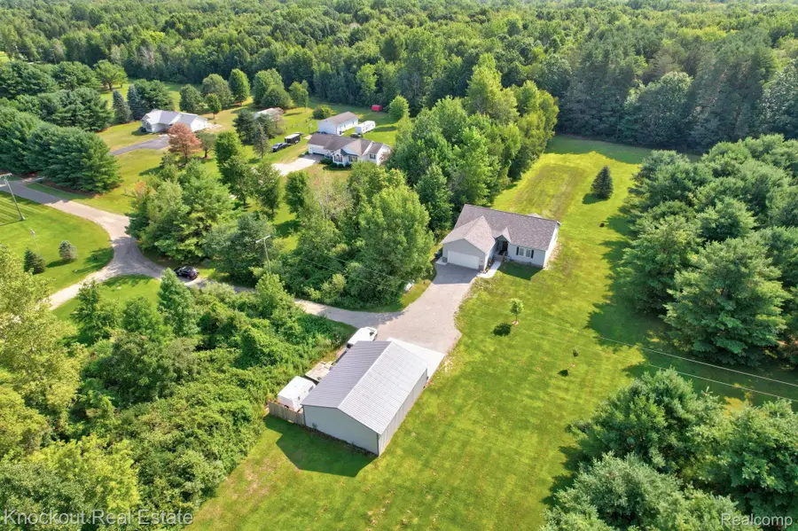 7600 Pine Grove Circle, Millington, MI 48746 - #2