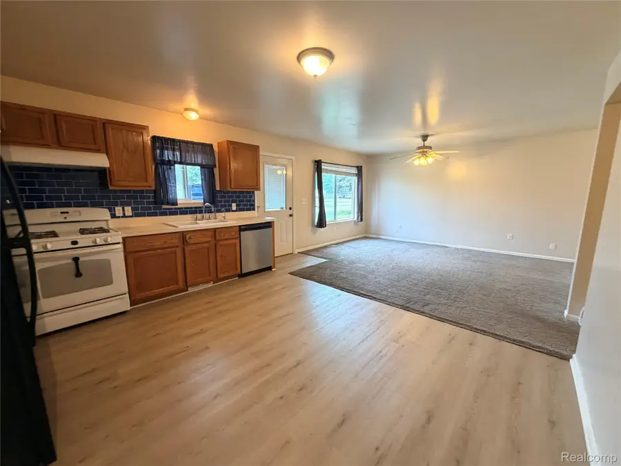 1465 E Judd Road, Burton, MI 48529 - #2