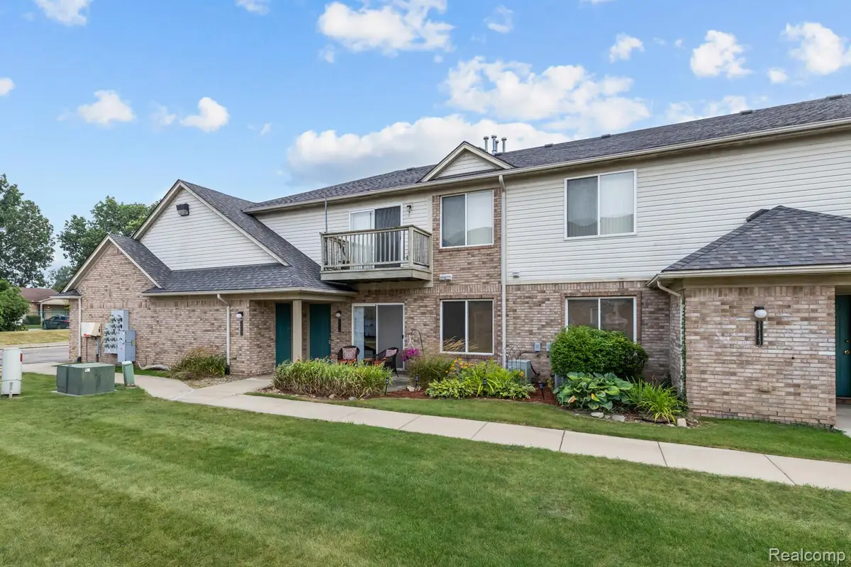 24149 Wedgewood Circle, Warren, MI 48091 - #1