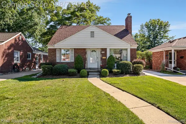 2121 Stanhope Street, GrossePointe, MI 48236
