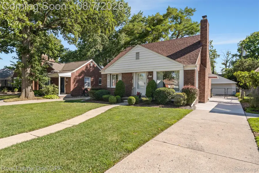 2121 Stanhope Street, Grosse Pointe Woods, MI 48236 - #2