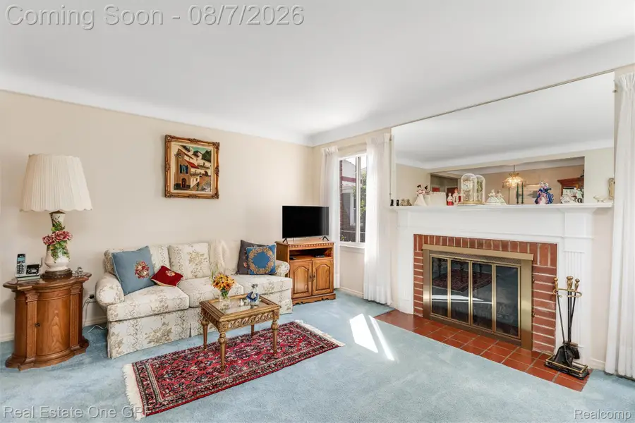2121 Stanhope Street, Grosse Pointe Woods, MI 48236 - #3