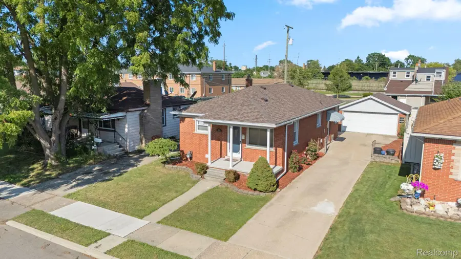 1243 Lincoln Street, Wyandotte, MI 48192 - #2