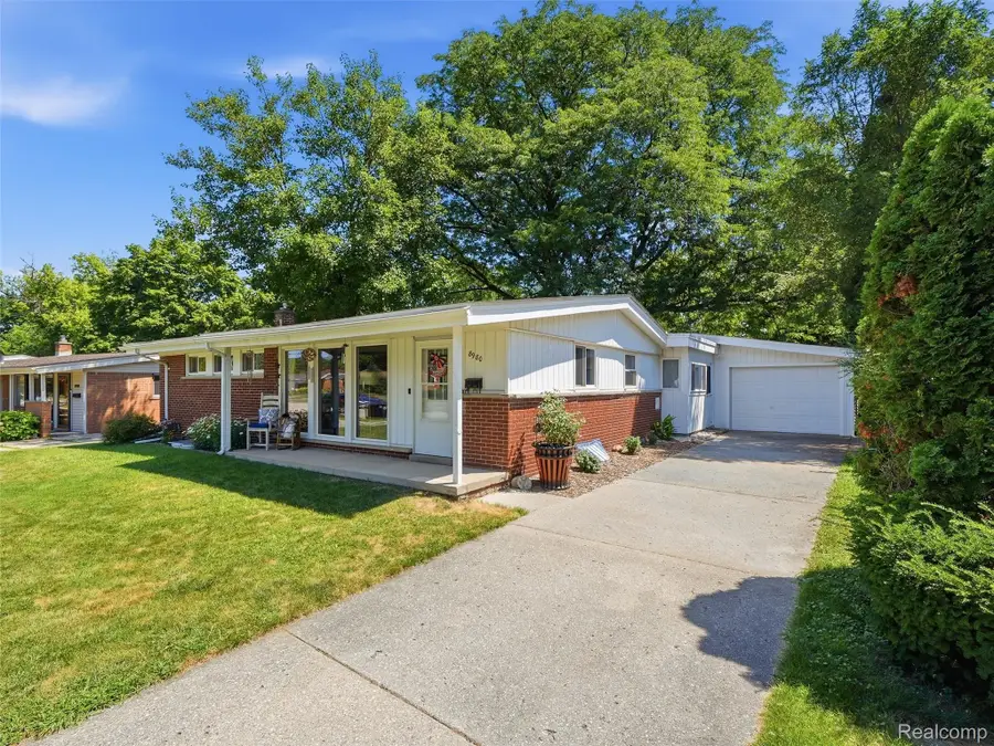 8980 Melrose Street, Livonia, MI 48150 - #3