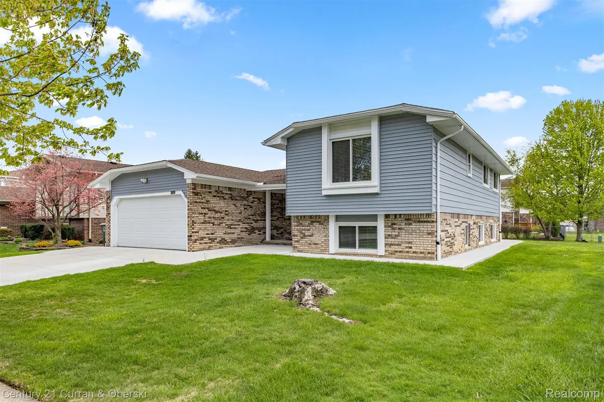 45561 Edgewood Court, Canton, MI 48187 - #1