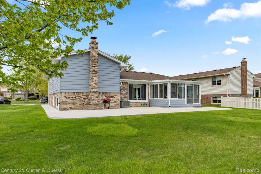 45561 Edgewood Court, Canton, MI 48187 - #3