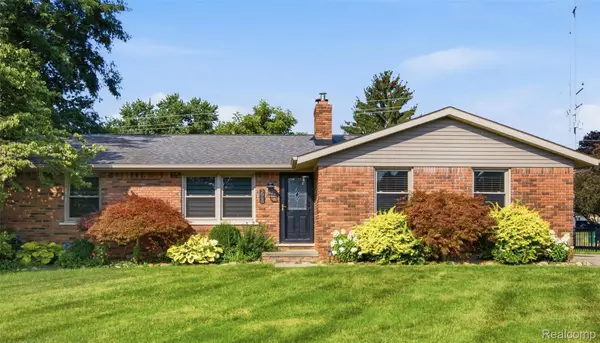 5060 Bernice Drive, Almont, MI 48003