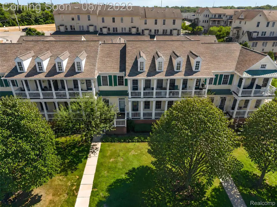 300 Beverly Avenue, Auburn Hills, MI 48326 - #2