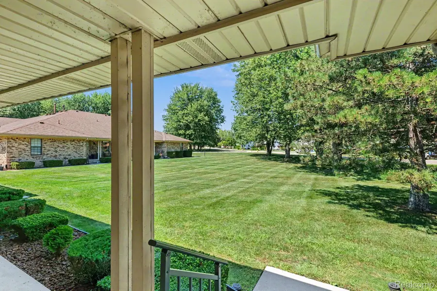 33542 Meldrum Street, Chesterfield, MI 48047 - #2