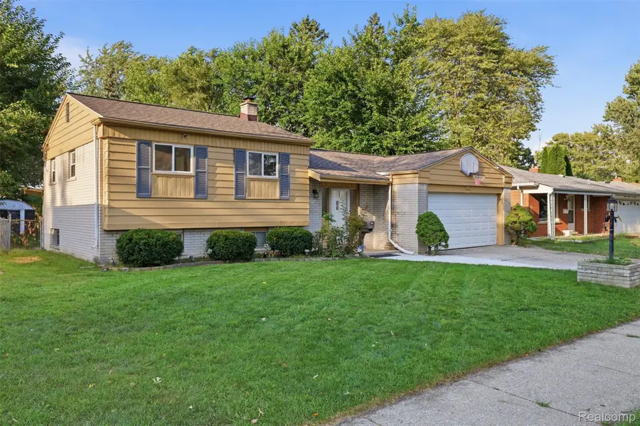 4661 N Tuxedo Drive, Warren, MI 48092 - #2