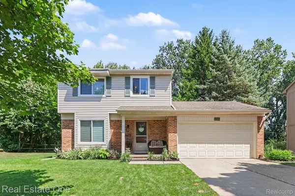 22344 Brookfield Drive, SouthLyon, MI 48178