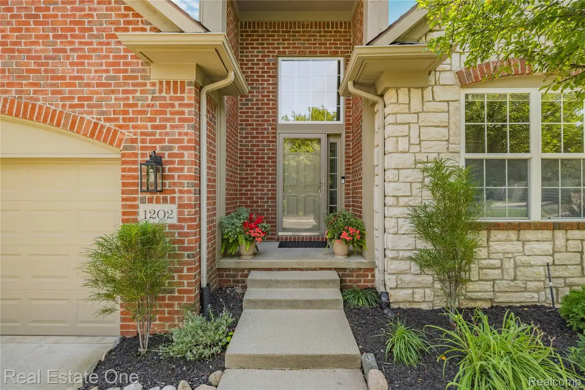 1202 Wind Chime Drive #16, Waterford, MI 48327 - #1