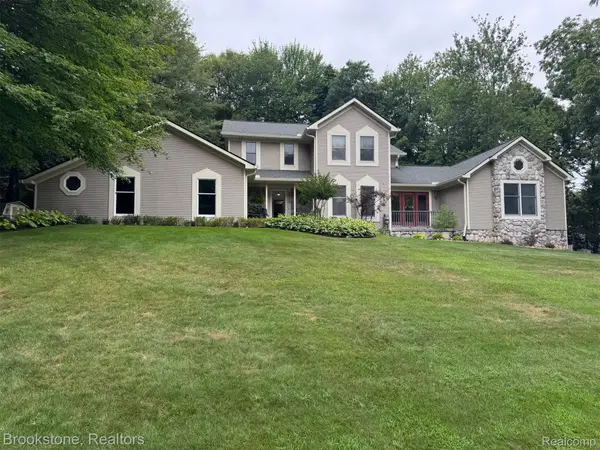 368 Bonnie Circle, Howell, MI 48843