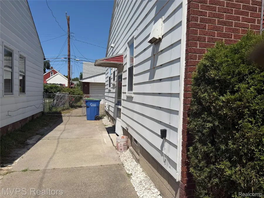 7567 Timken Avenue, Warren, MI 48091 - #3