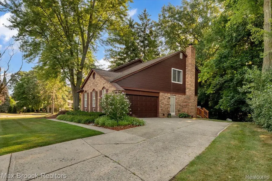 34985 Valley Forge Drive, Farmington Hills, MI 48331 - #3
