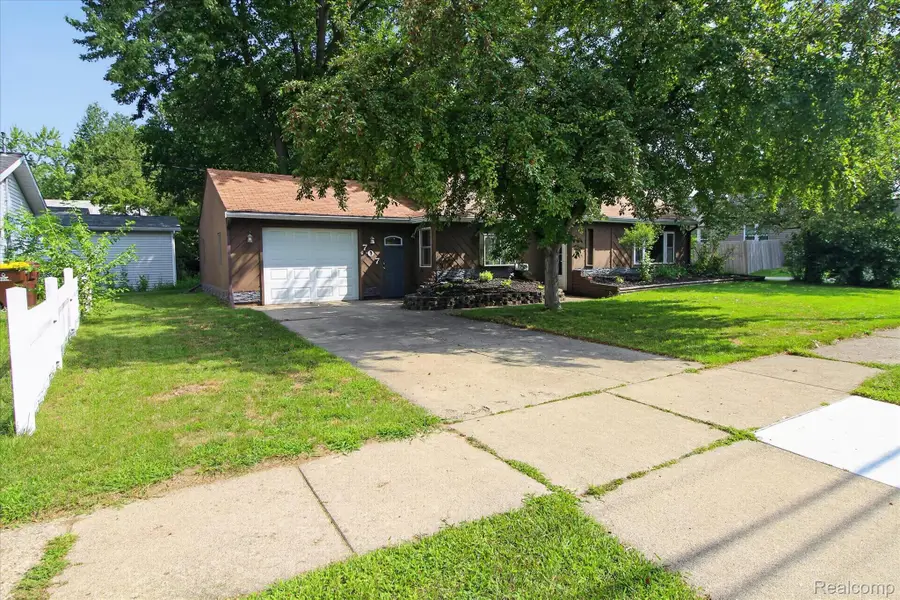 707 E Wisconsin Street, Mount Pleasant, MI 48858 - #2