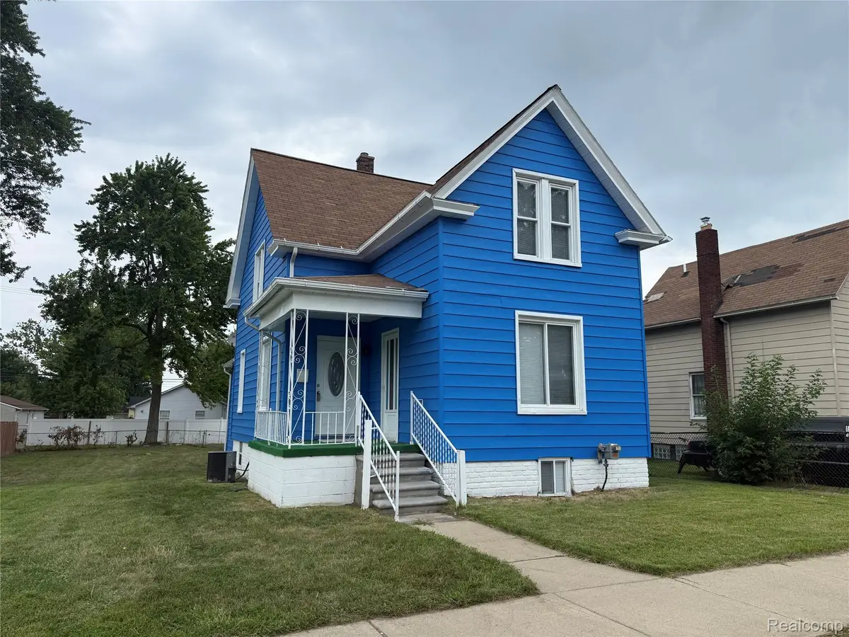81 Fessenden Street, Mount Clemens, MI 48043 - #1