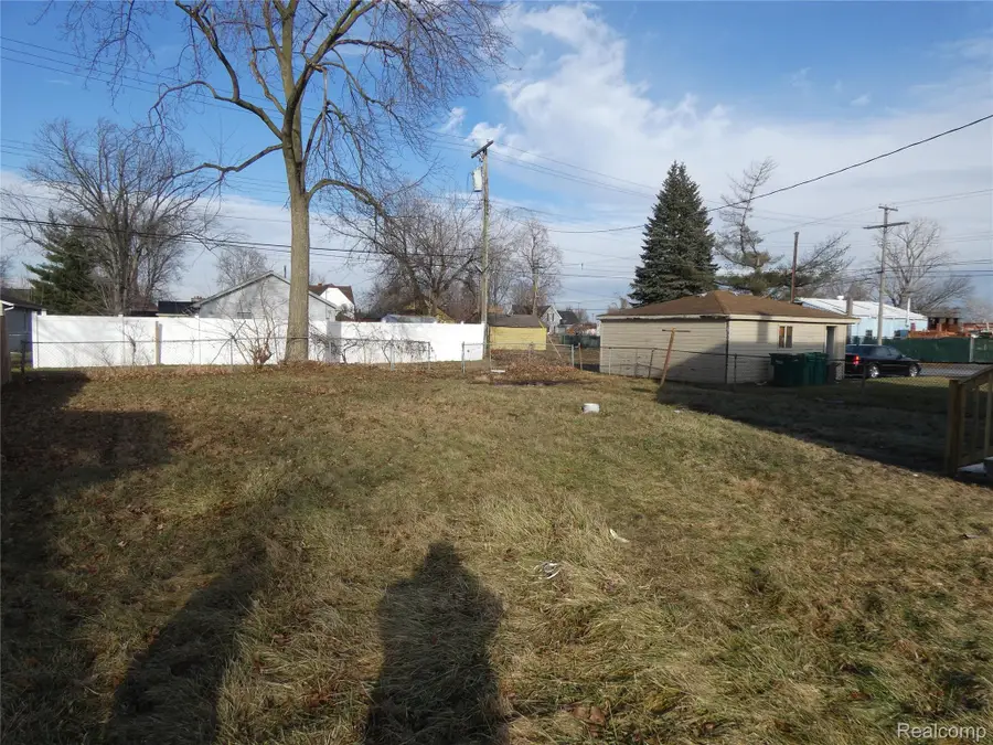 81 Fessenden Street, Mount Clemens, MI 48043 - #2