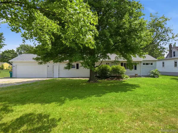 1105 Whiting Street, St, MI 48079