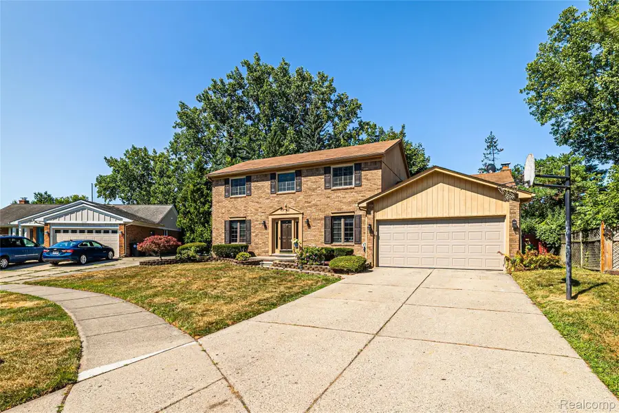 15569 Penn Drive, Livonia, MI 48154 - #2