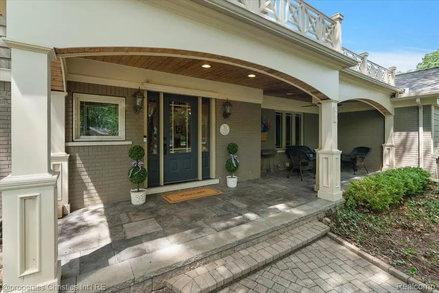 945 Peach Blossom Court, Rochester Hills, MI 48306 - #3