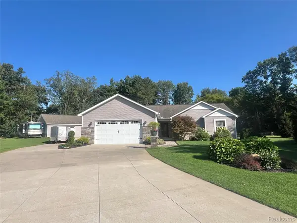 4565 Pommore S, Milford, MI 48380
