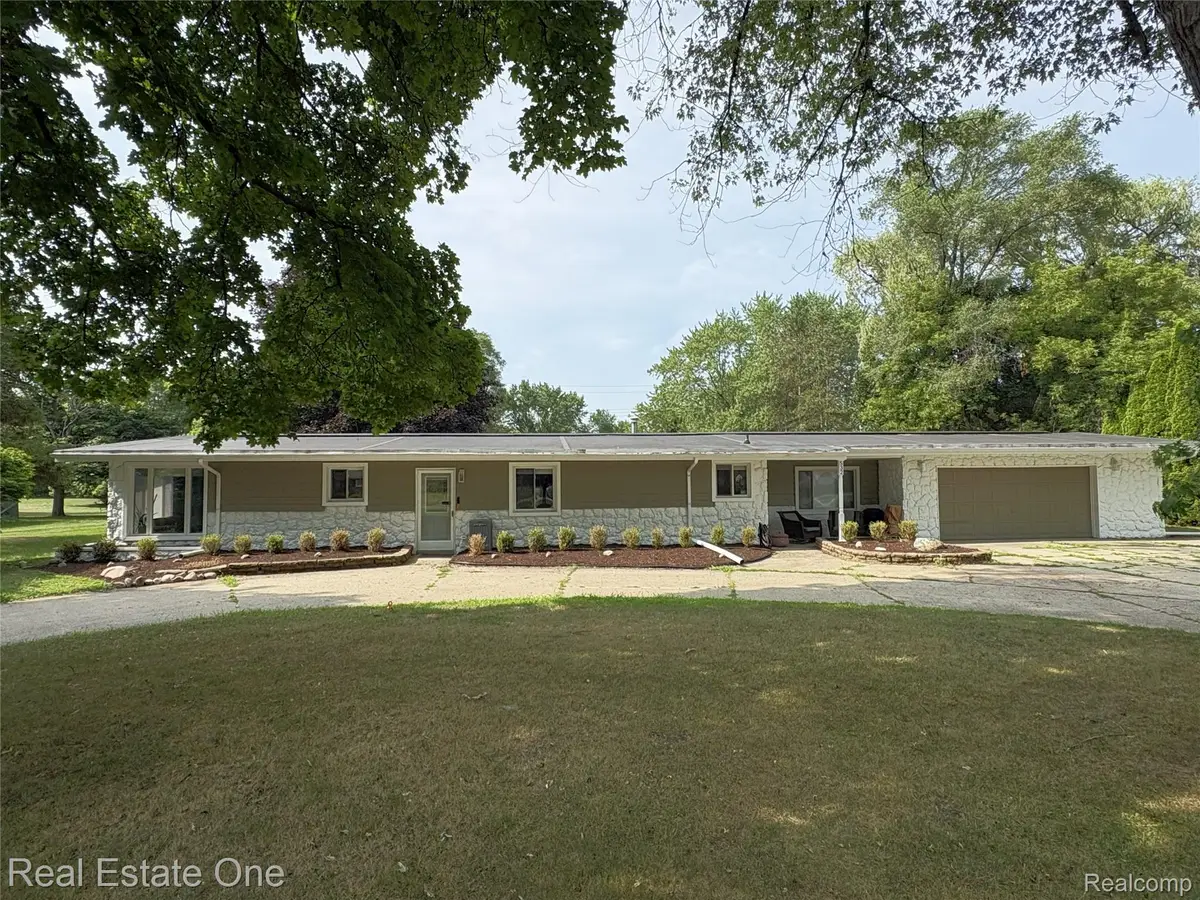 532 Nichols Road, Auburn Hills, MI 48326 - #1