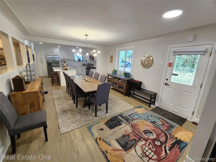 532 Nichols Road, Auburn Hills, MI 48326 - #2