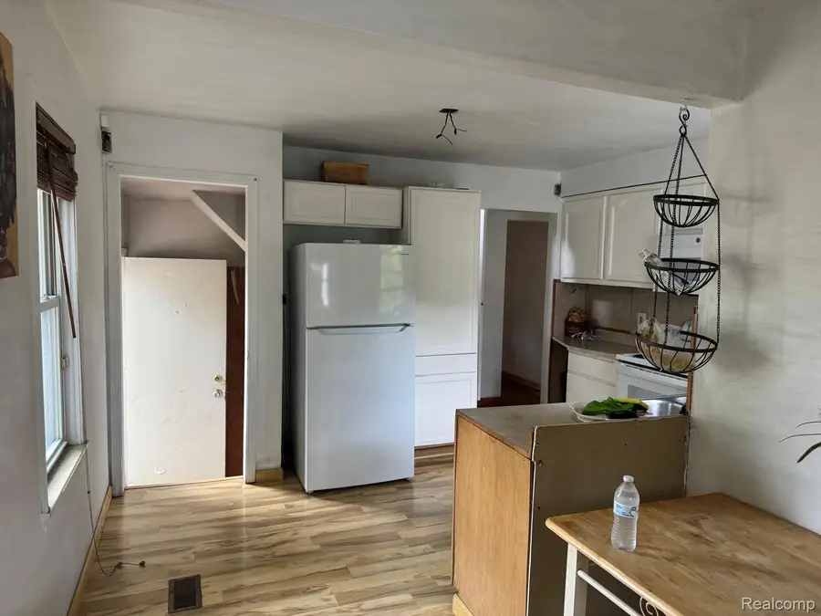306 W Parkway Avenue, Flint, MI 48505 - #2