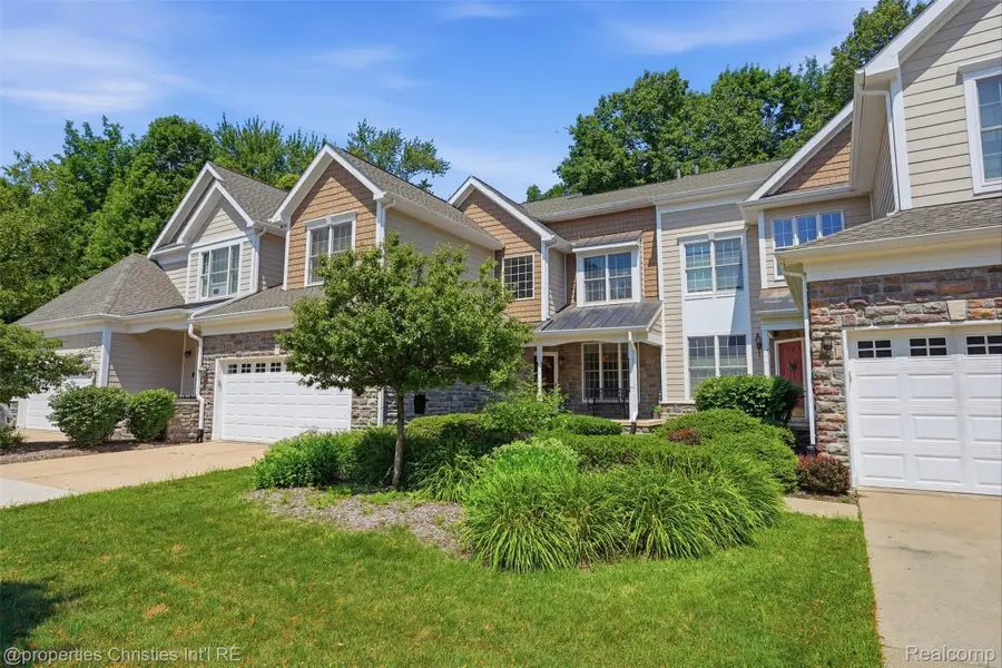 49674 Timber Trail, Novi, MI 48374 - #2