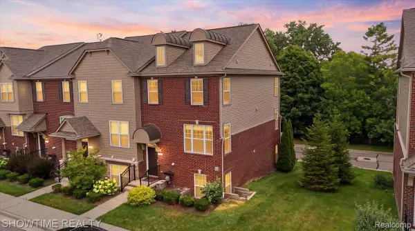 2849 Hartwick Drive, Rochester, MI 48307