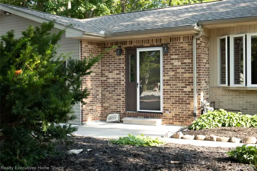 3855 N River Road, Fort Gratiot, MI 48059 - #2