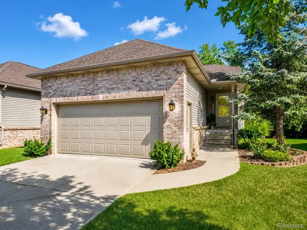 255 Creekwood Circle, Linden, MI 48451