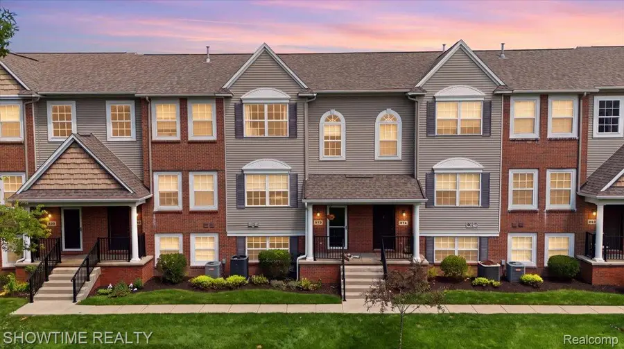 826 Eagle Drive, Fenton, MI 48430 - #3