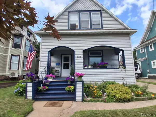 325 E Hewitt Avenue, Marquette, MI 49855