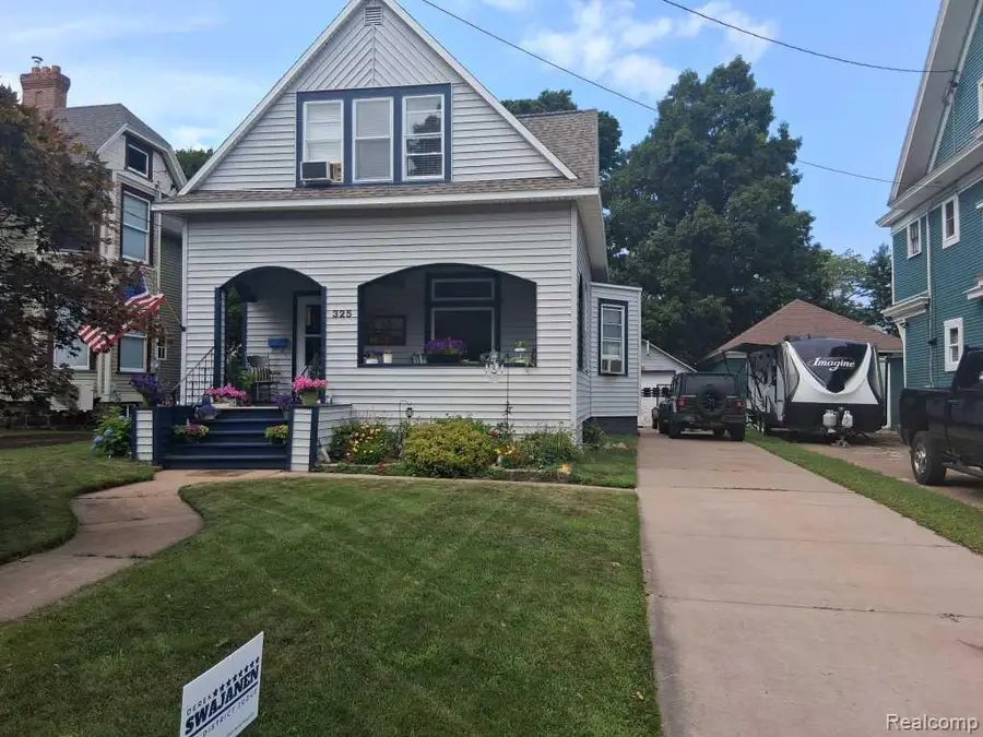325 E Hewitt Avenue, Marquette, MI 49855 - #2