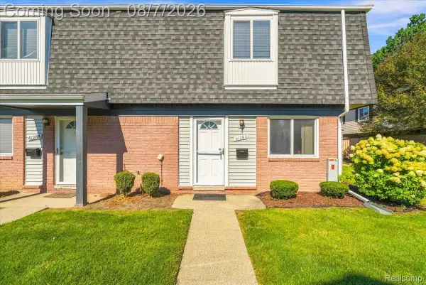 41282 N Woodbury Green Drive, Belleville, MI 48111