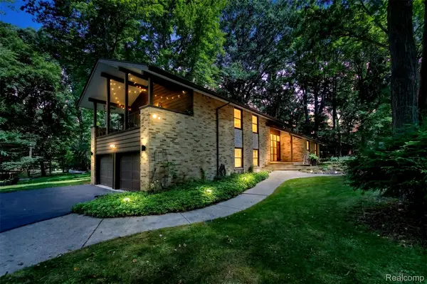 7388 Lindenmere Drive, BloomfieldHills, MI 48301