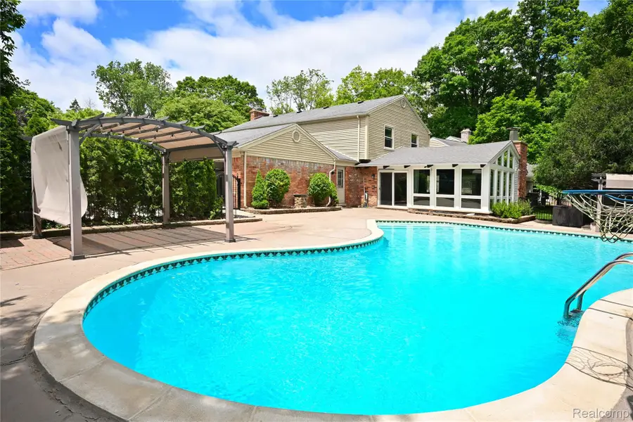31310 Foxboro Way, Southfield, MI 48025 - #2